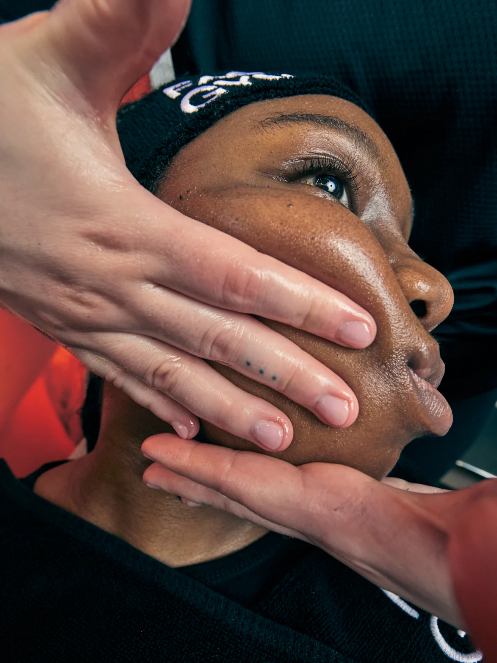 SIGNATURE HANDS - Image 2